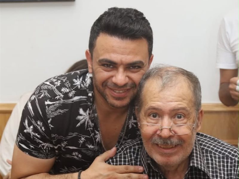 كريم الحسيني يدعو بالشفاء العاجل للفنان سامي عبدالحليم