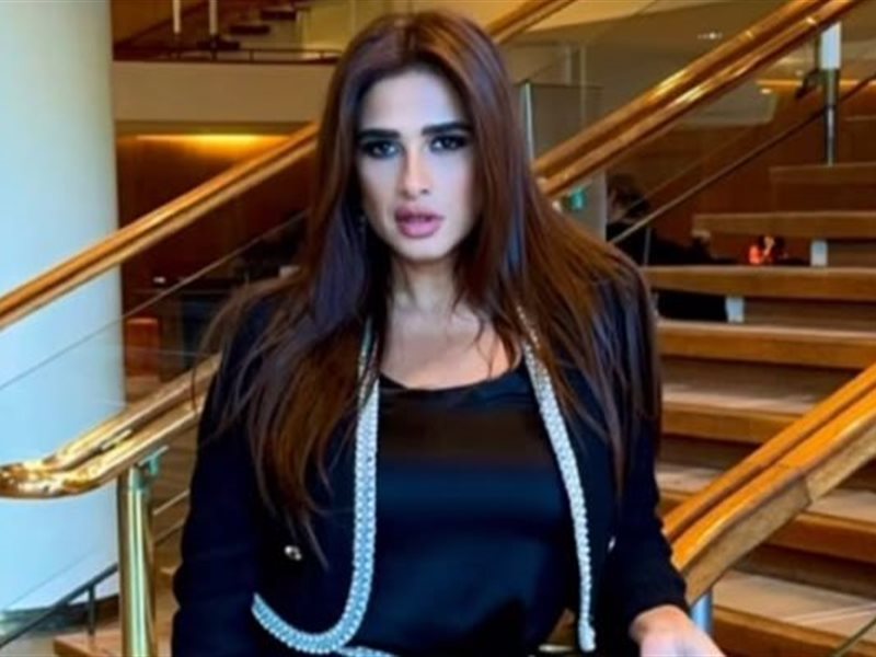 الفنانة ياسمين عبدالعزيز 