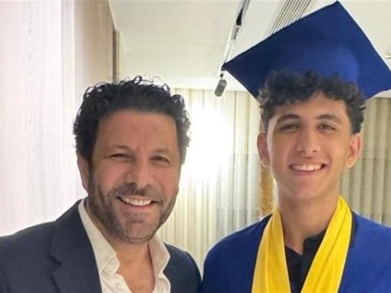 إياد نصار ونجله