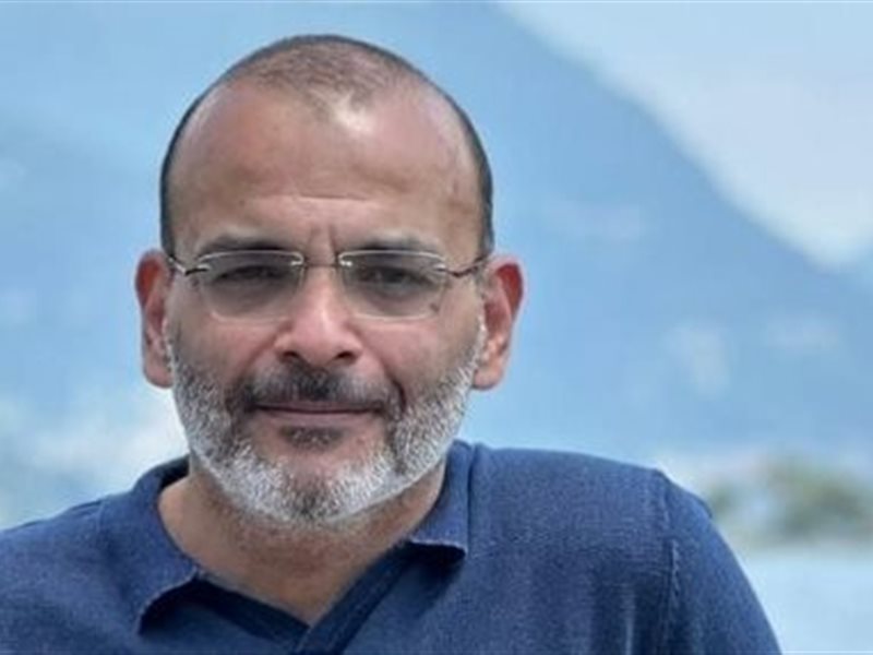 أيمن بهجت قمر