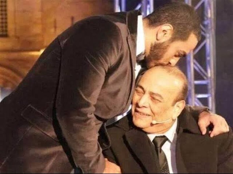 تامر حسني ووالده 