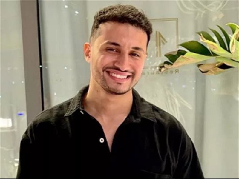 الفنان مصطفى عماد